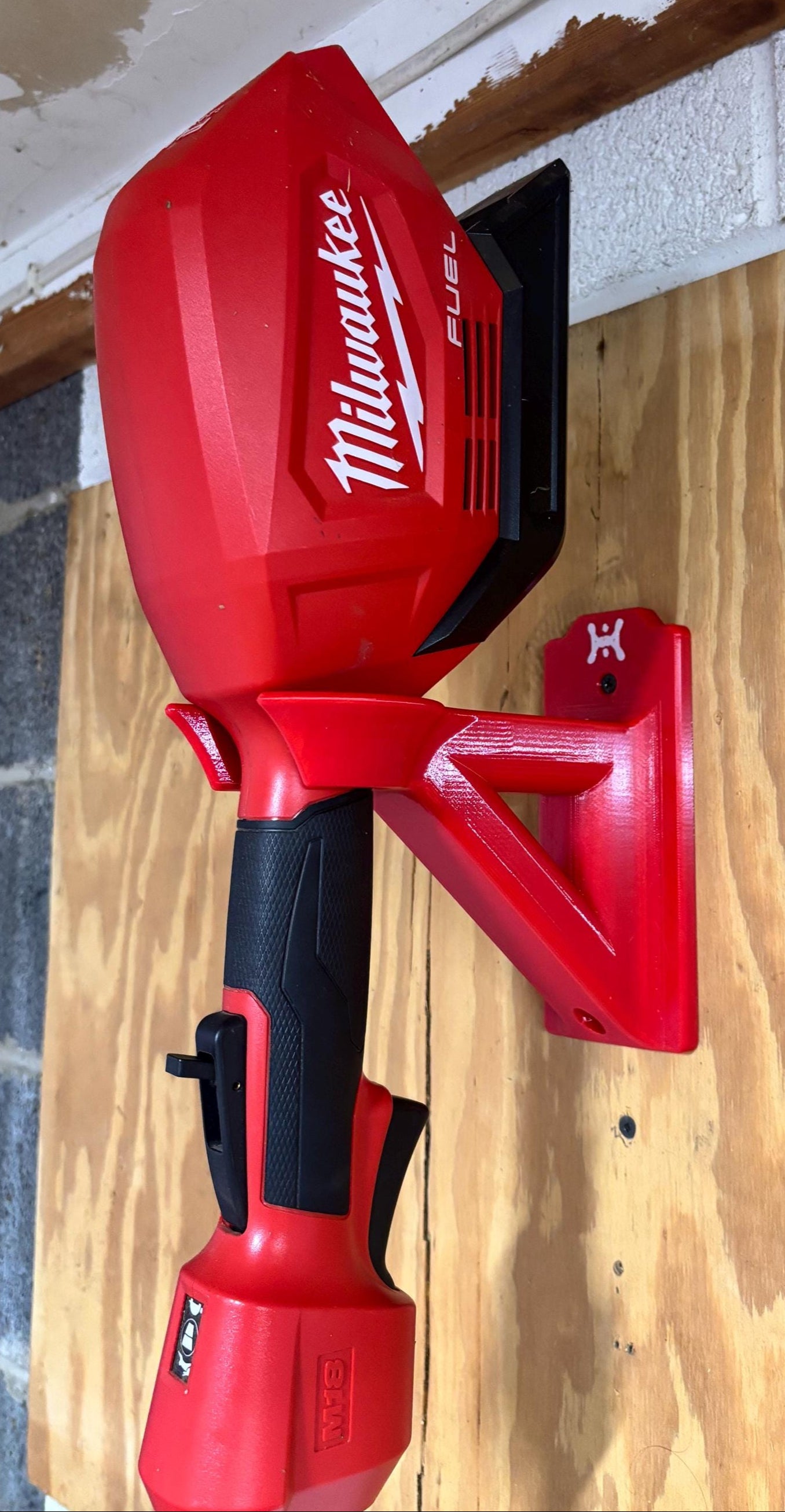 Milwaukee M18 QUIK-LOK String Trimmer Wall Mount Hanger (for Model #3016-20)