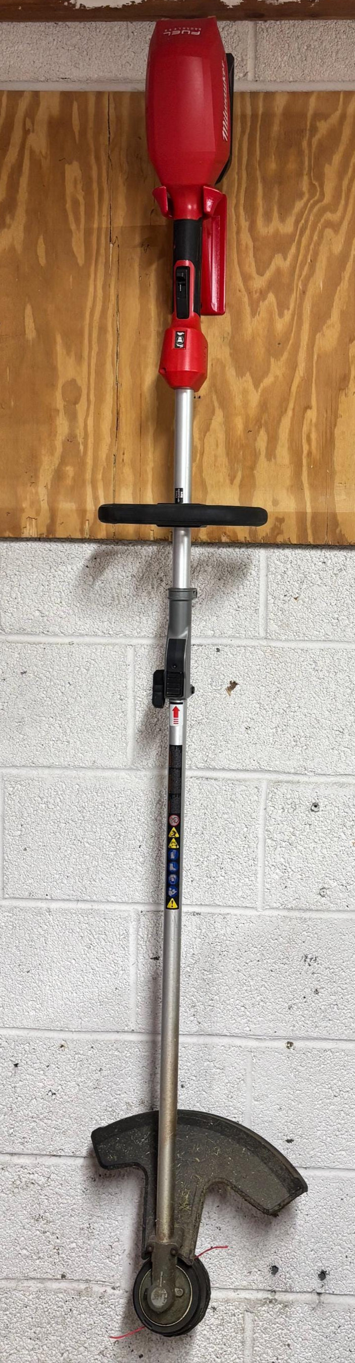 Milwaukee M18 QUIK-LOK String Trimmer Wall Mount Hanger (for Model #3016-20)