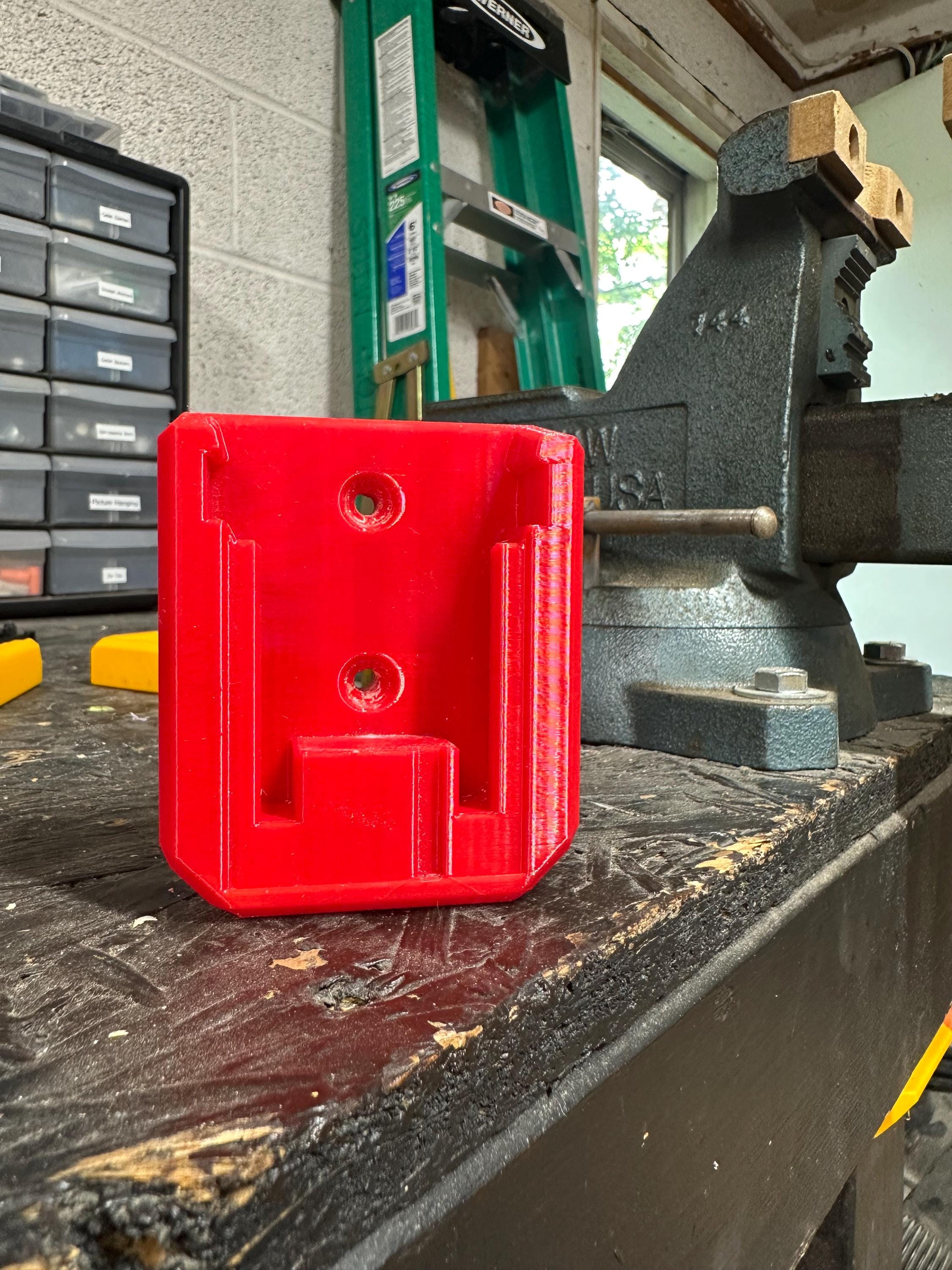 Milwaukee M18 Individual Battery Mounts (5-Pack)