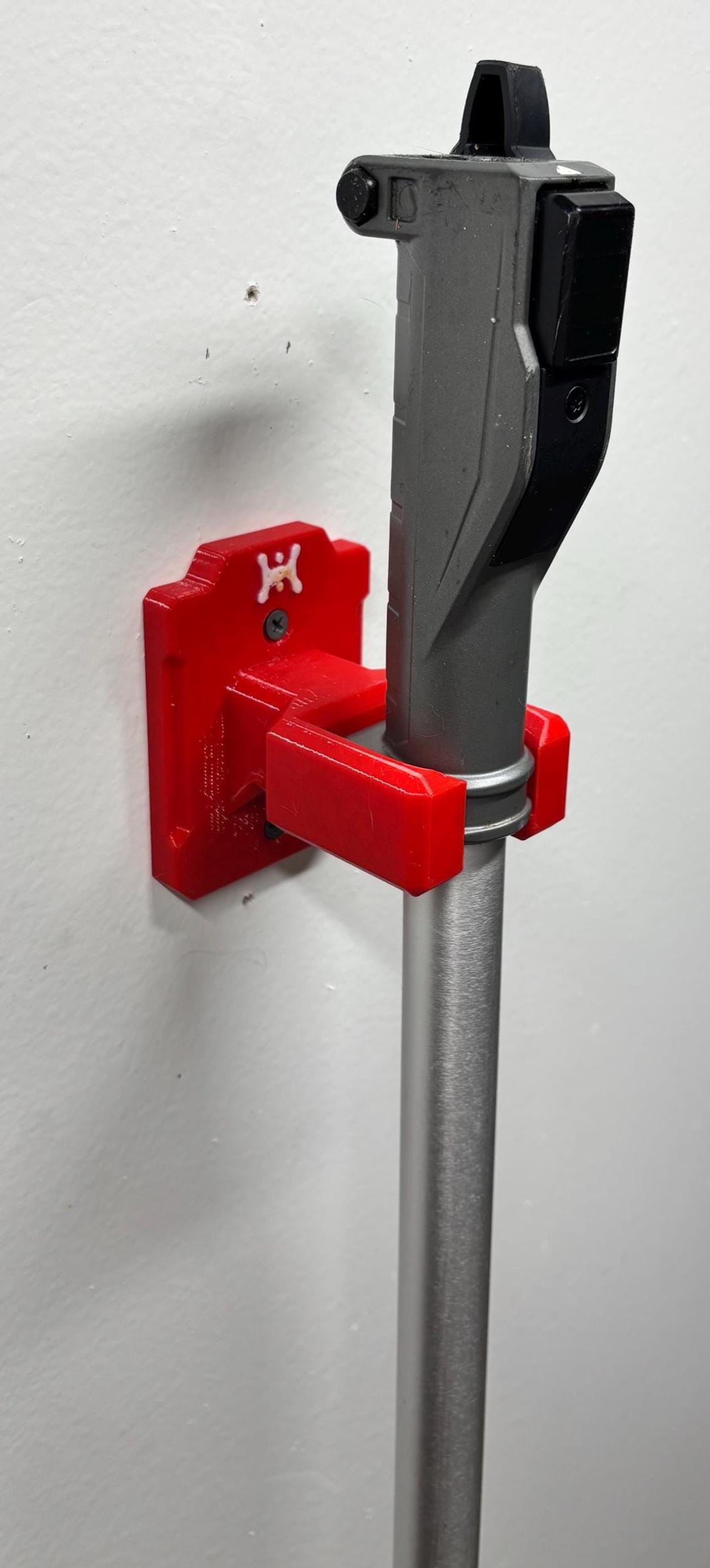 Milwaukee M18 QUIK-LOK 3 ft. Extension Attachment Compatible Wall Mount Hanger (For Model #49-16-2721)