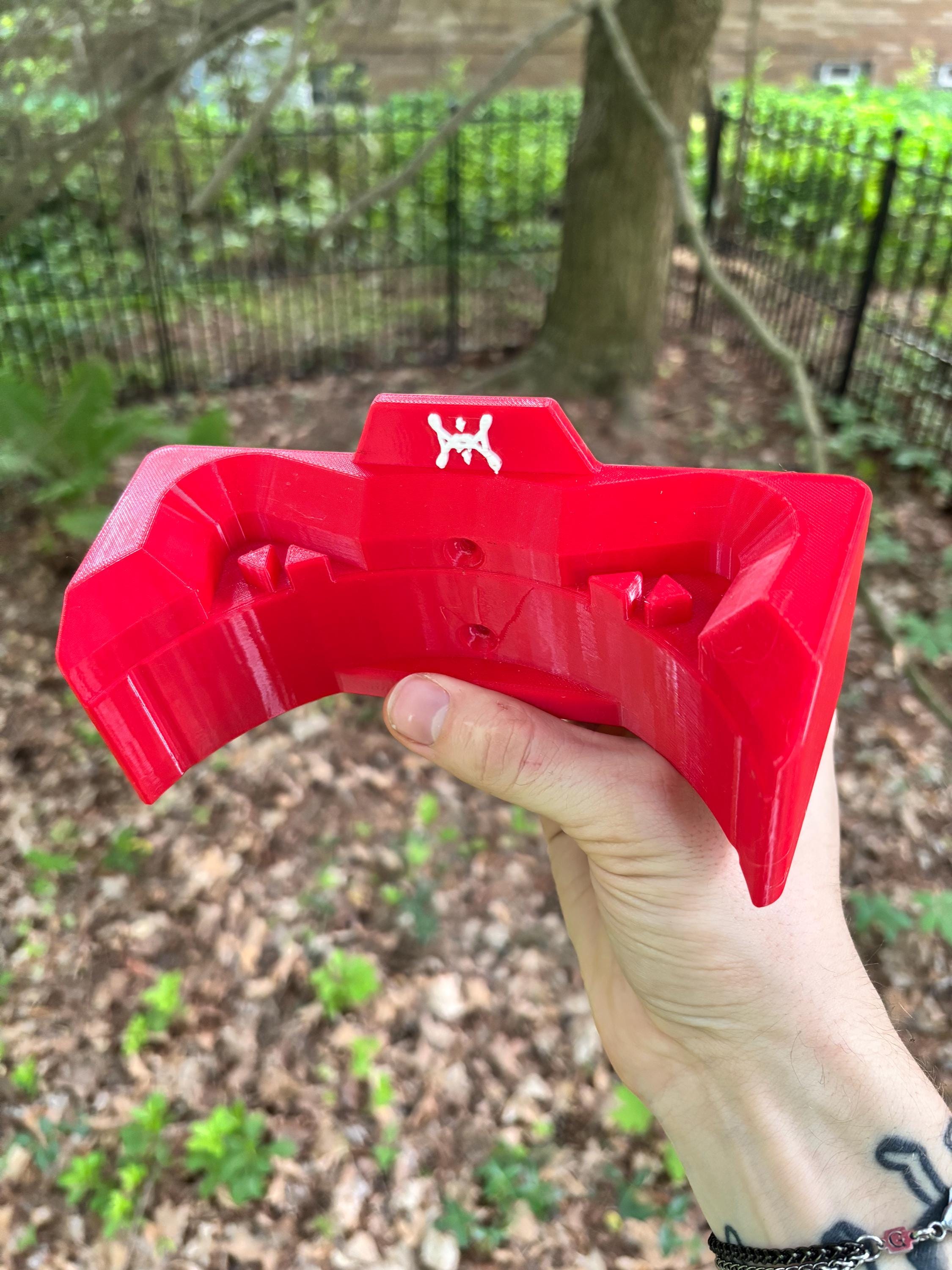 Milwaukee M18 Leaf Blower Compatible Wall Mount (2724-20)