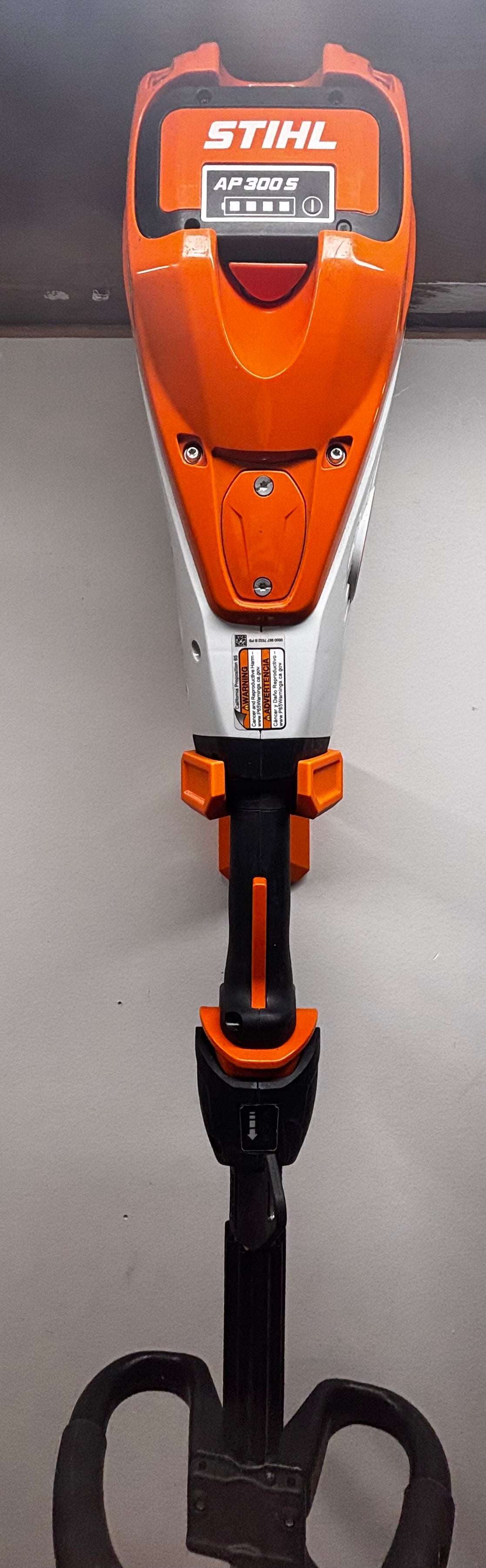 STIHL 135R Battery Power Head Compatible Wall Mount Hanger