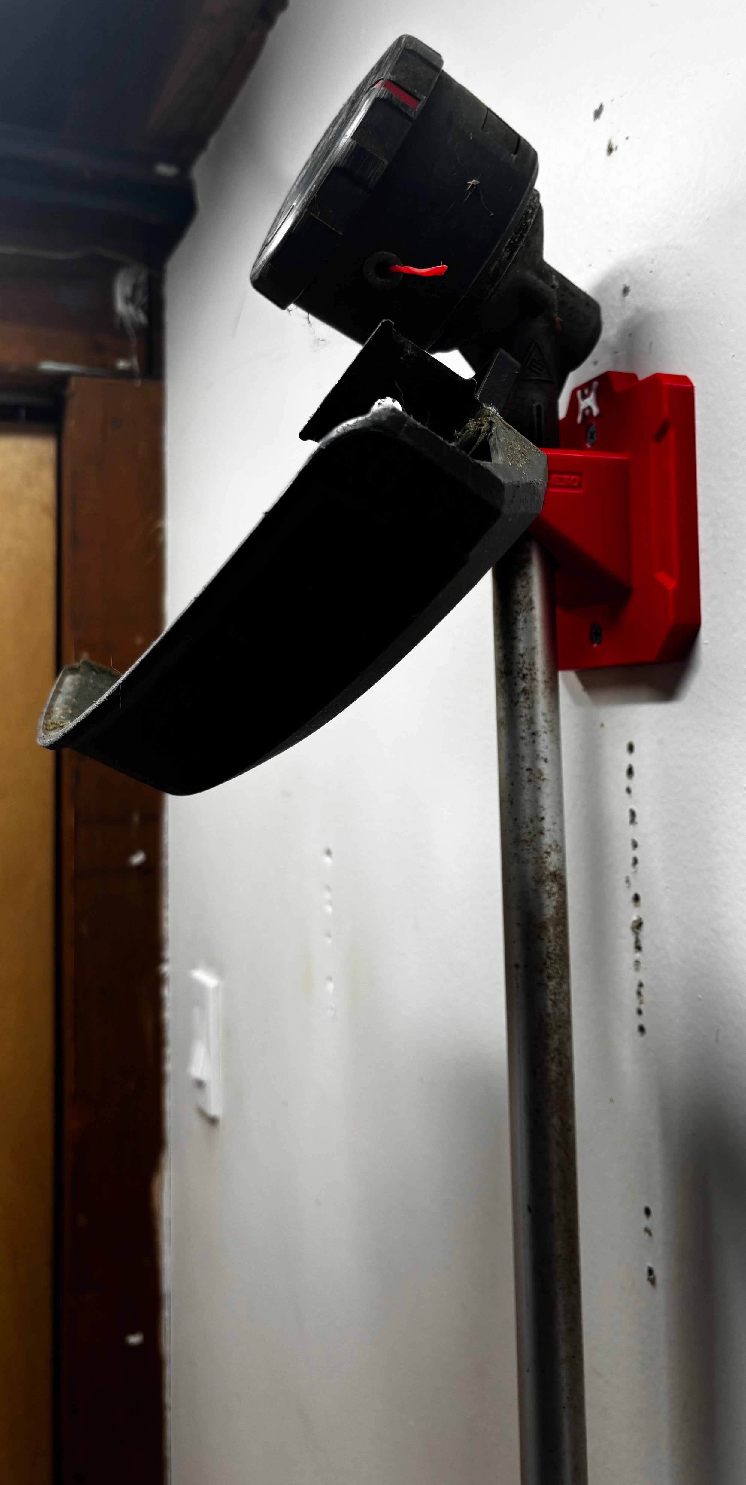 M18 QUIK-LOK String Trimmer Attachment Compatible Wall Mount