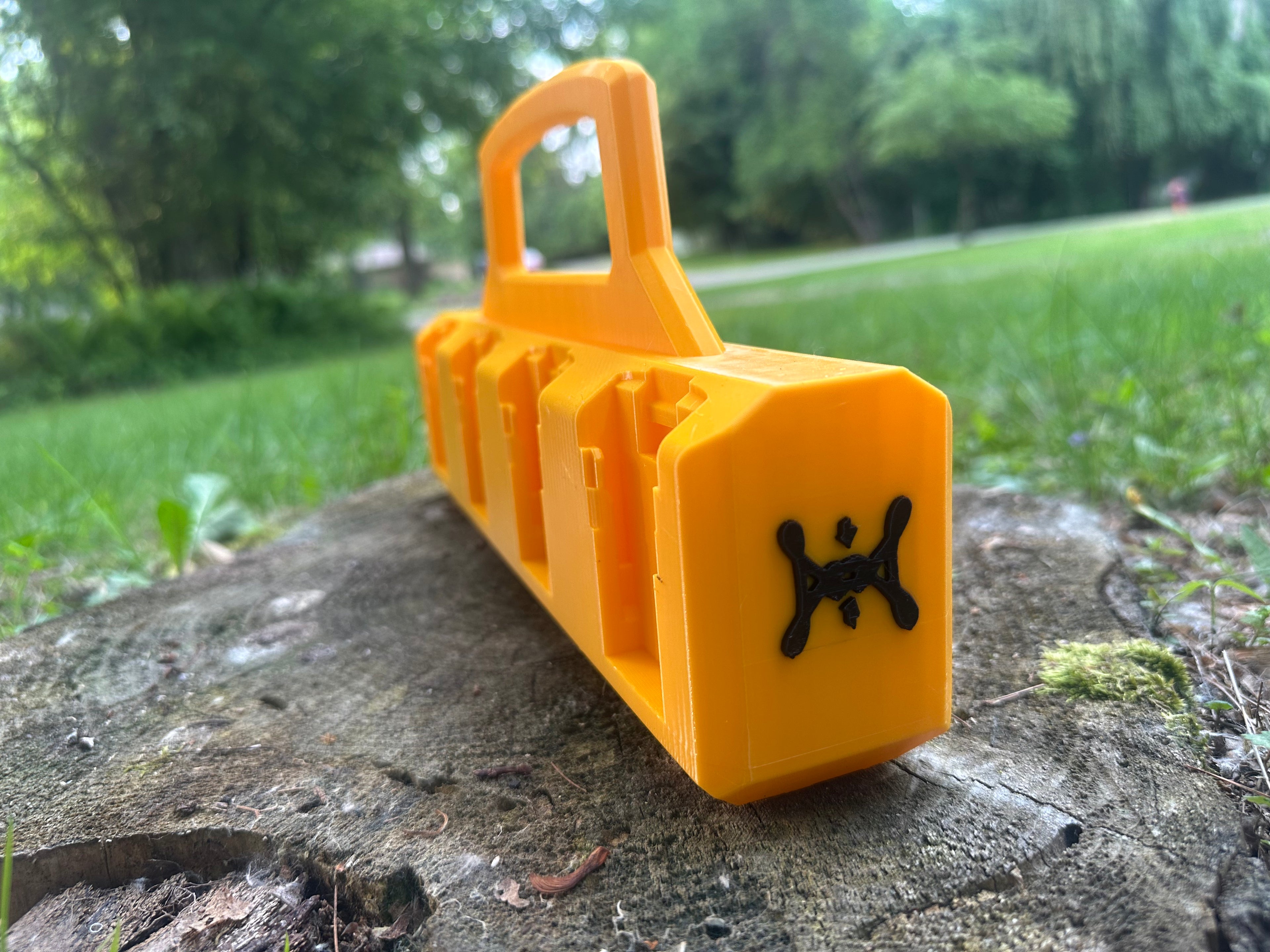 DeWalt 20V 8-Bay Battery Caddy