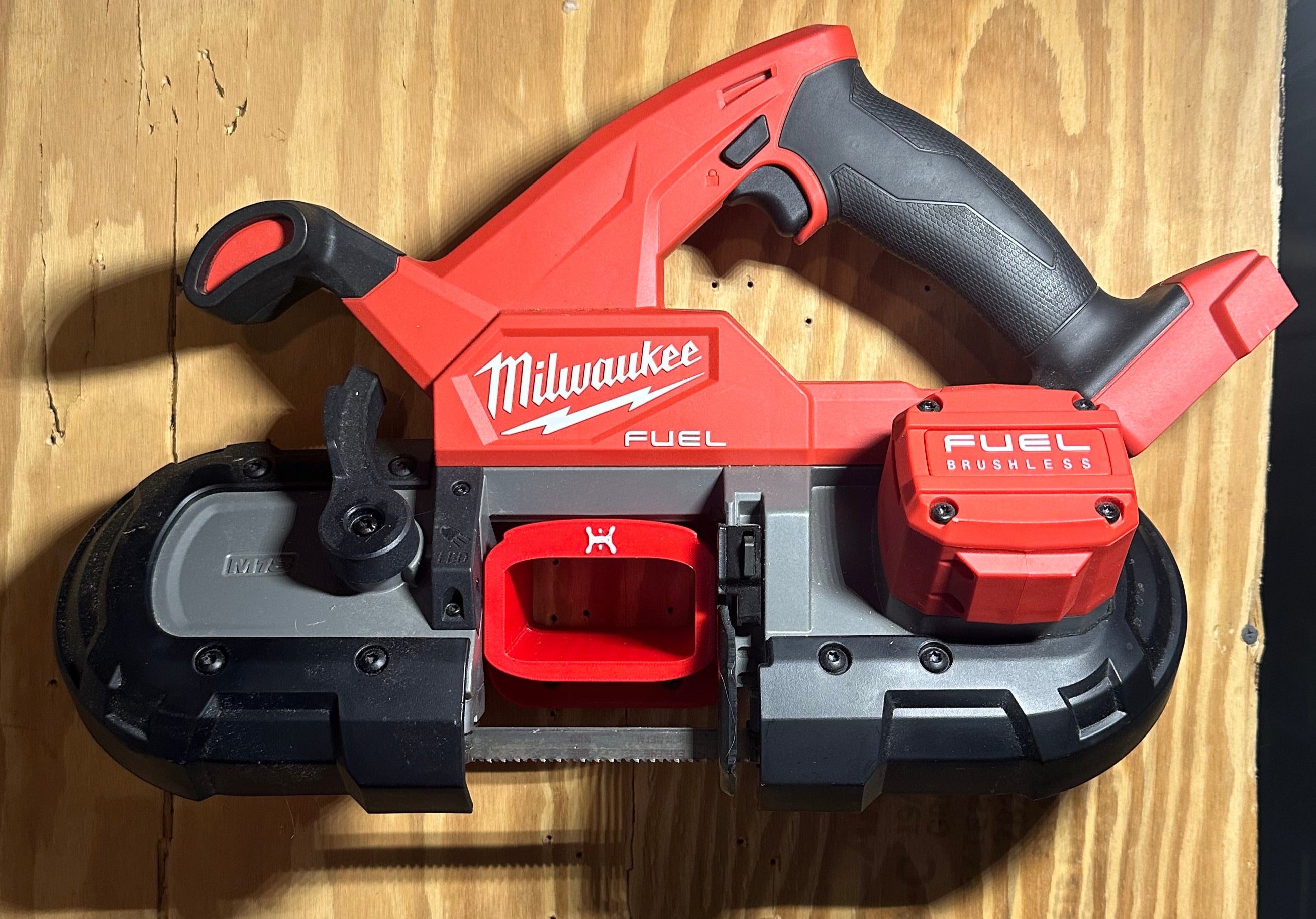 Milwaukee M18 Compact Bandsaw Compatible Wall Mount Hanger (for Model #2829-20)