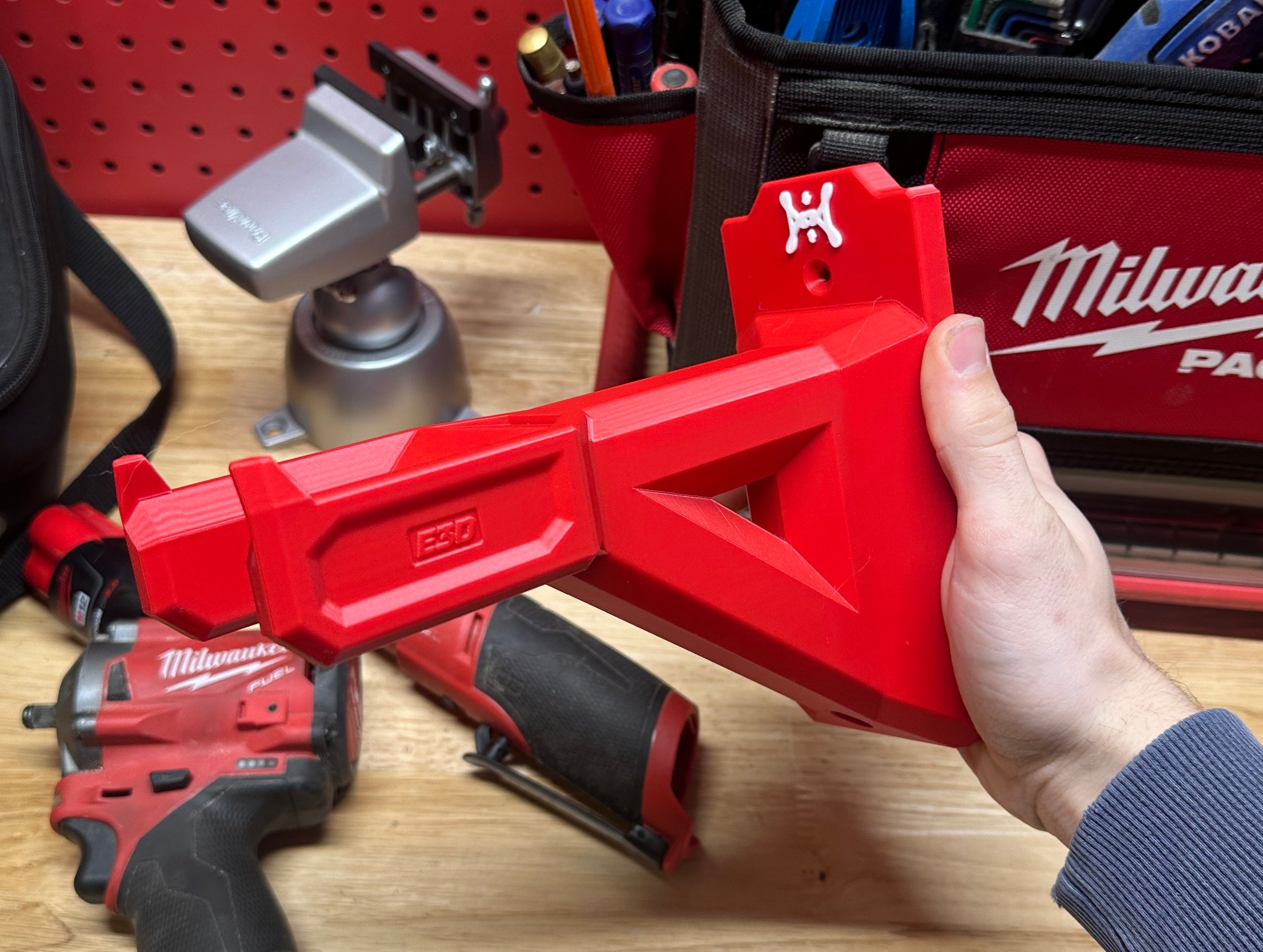Milwaukee M18 QUIK-LOK String Trimmer Wall Mount Hanger (for Model #3016-20)