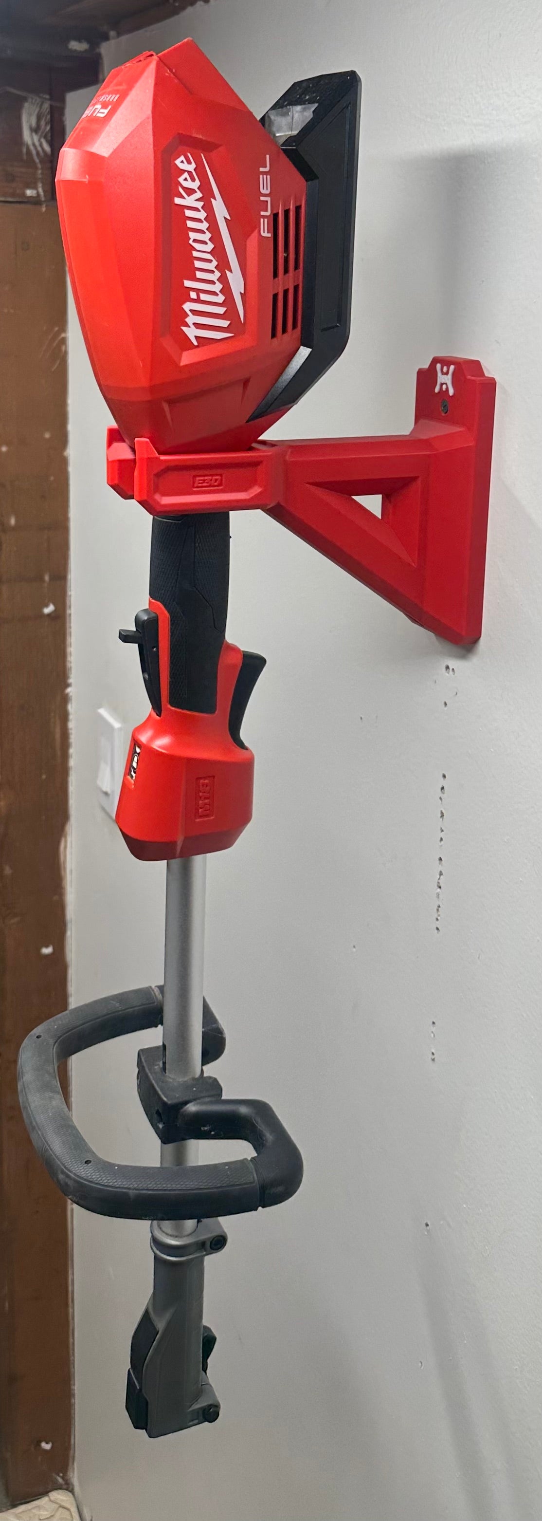 Milwaukee M18 QUIK-LOK String Trimmer Wall Mount Hanger (for Model #3016-20)