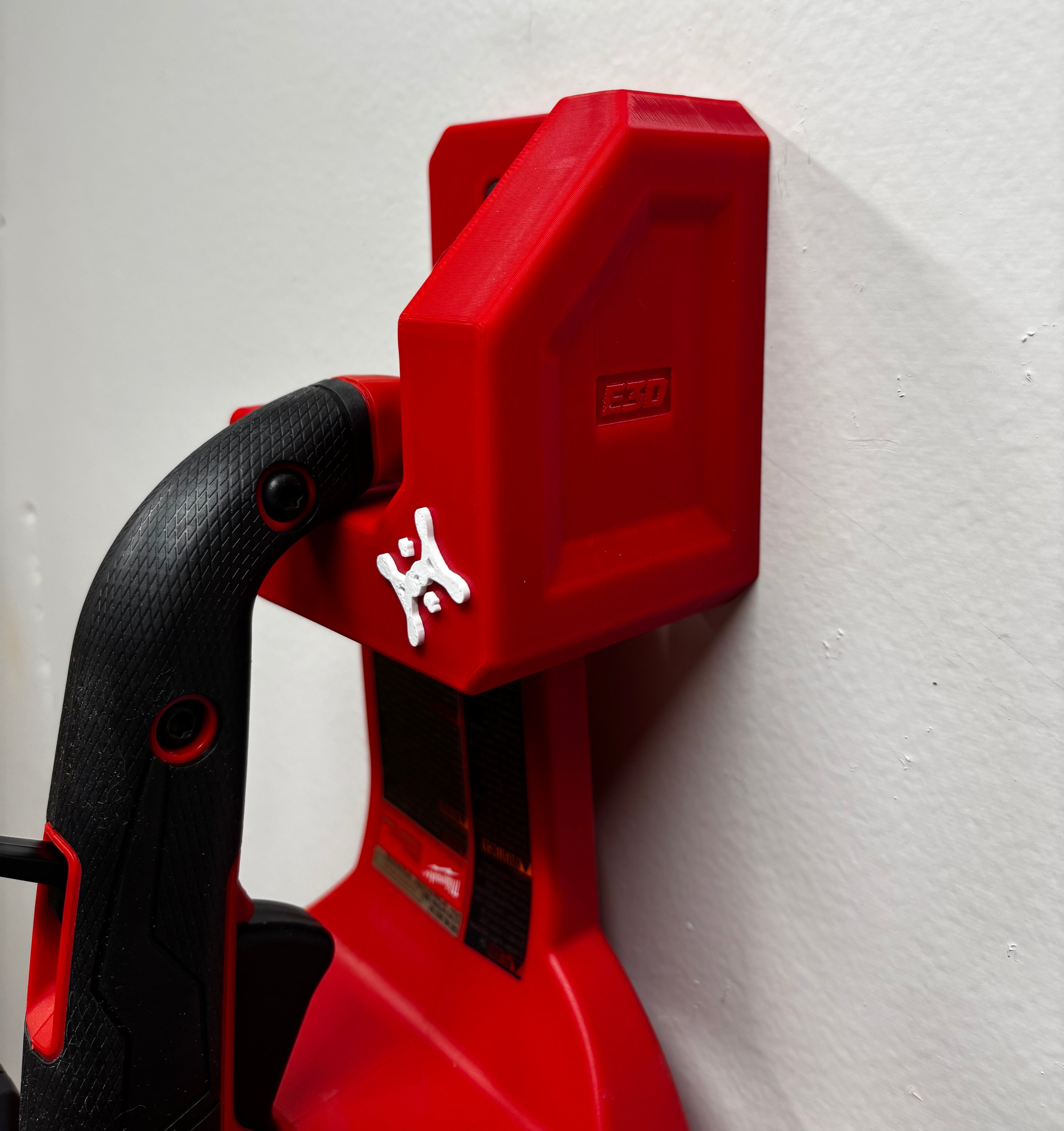 Milwaukee M18 Chainsaw Compatible Wall Mount Hanger
