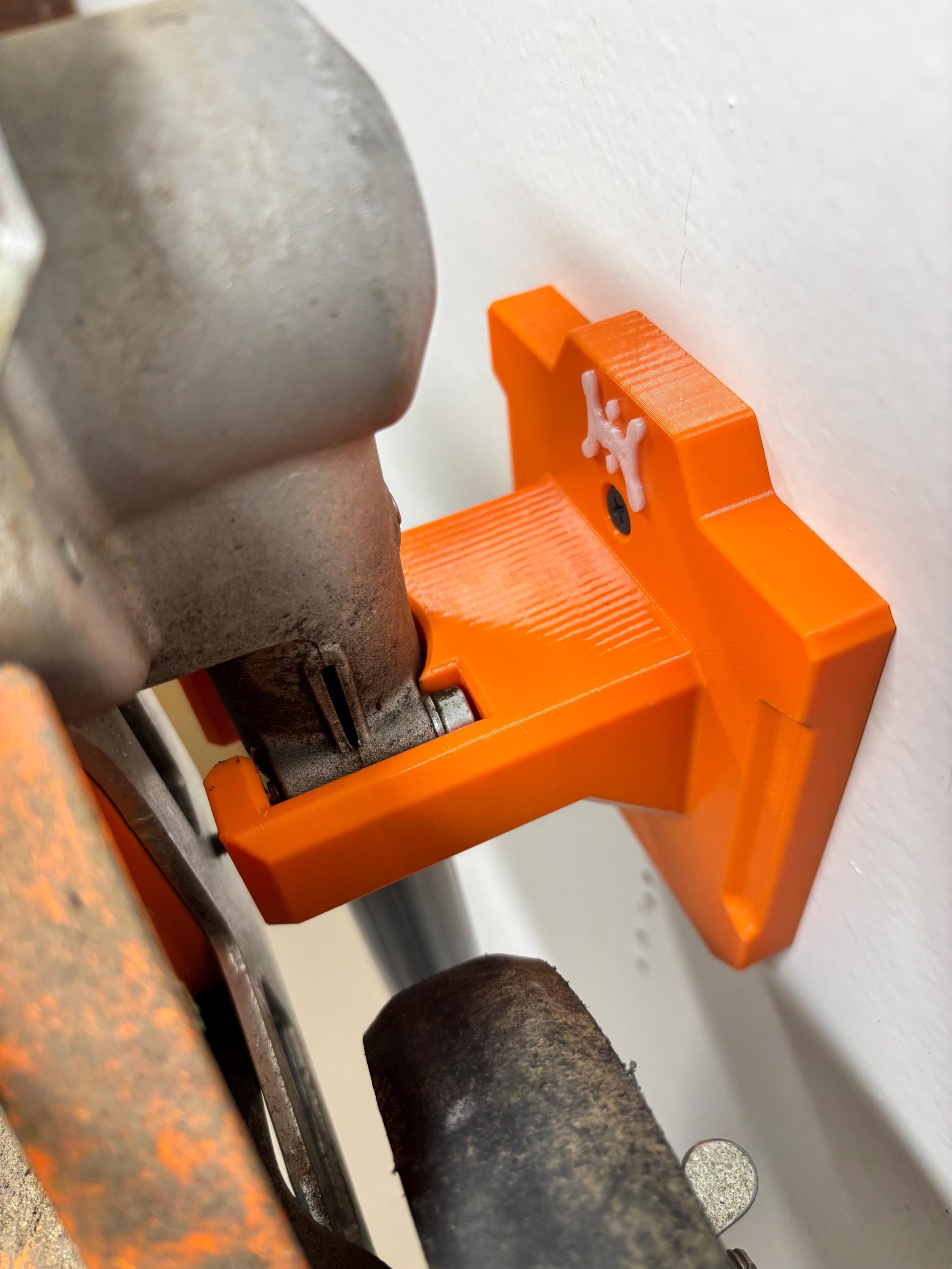 STIHL Kombi Lawn Edger Attachment Compatible Wall Mount Hanger (for Kombi Model FCS-KM)